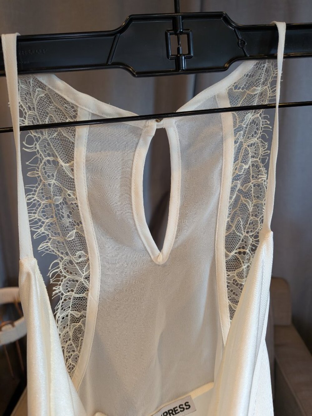 🌸 Express Cowl Neck Off White / Cream Cami Spaghetti Straps w/ Lace Size L - Picture 3 of 9